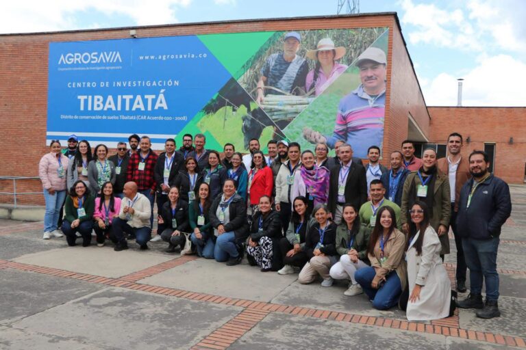 Encuentro de representantes de las instituciones participantes en AGROSAVIA Tibaitatá.